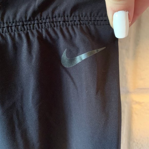 Nike Joggers - Picture 2 of 5